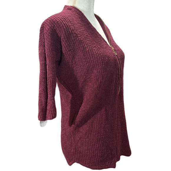 Express EUC maroon lightweight zippered v neck ribbed sweater.  Size XSMALL - Picture 6 of 6